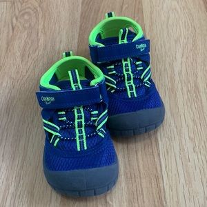 Size 6 OshKosh Baby Water Shoes